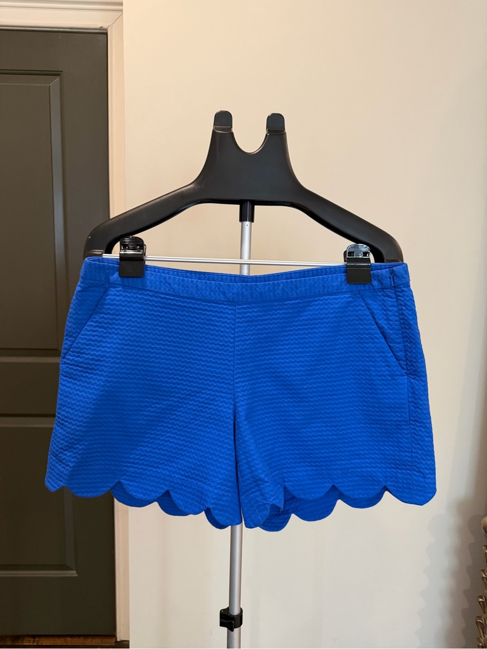 Lilly Pulitzer Royal Blue Scallop Hem Shorts Size 8 NWT